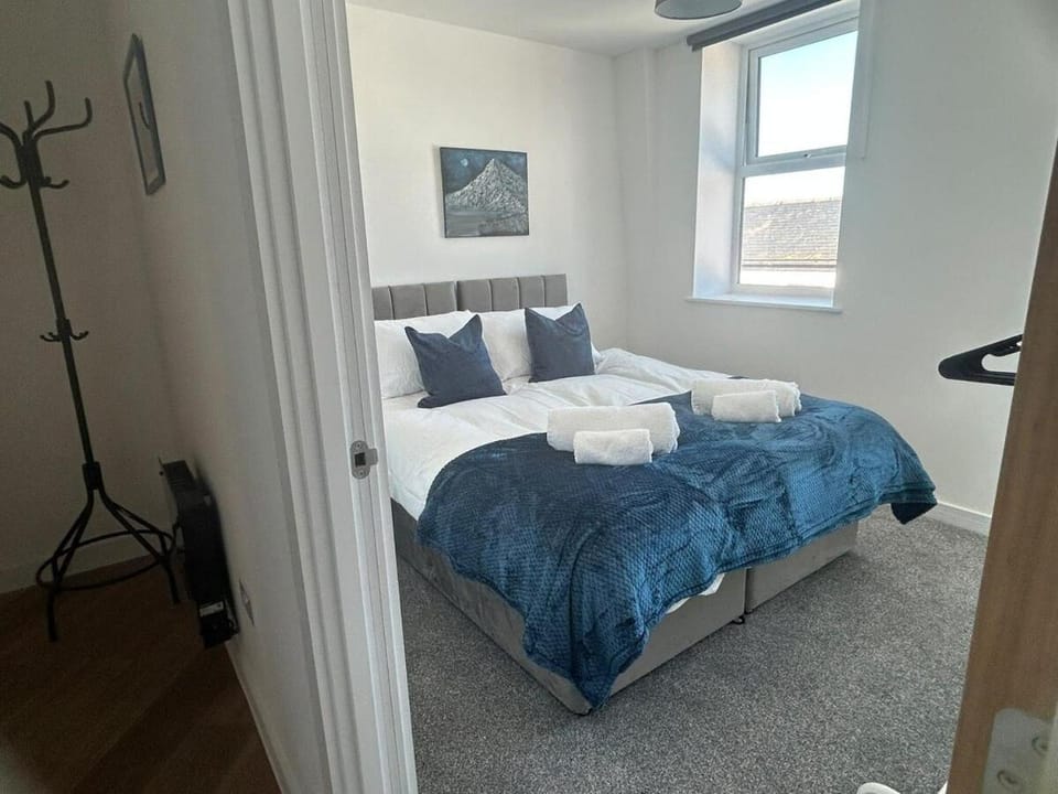 2BR Flat in Andover | Near Local Amenities Apartment in Andover