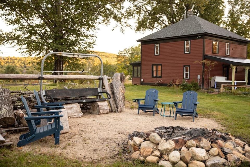 Farmhouse Escape w/Hot Tub, EV Charger, Ski Bar House in Rumford