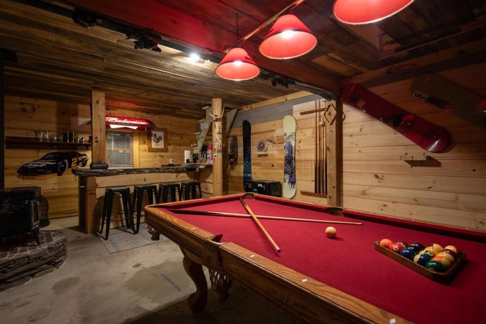 Farmhouse Escape w/Hot Tub, EV Charger, Ski Bar House in Rumford