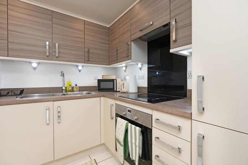 Quay View Apartment in Southampton