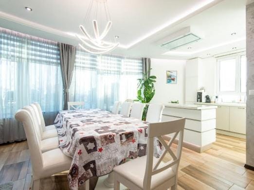Coffee/tea facilities, Kitchen or kitchenette, Living room, Photo of the whole room, Dining area, dishwasher, microwave, oven, storage