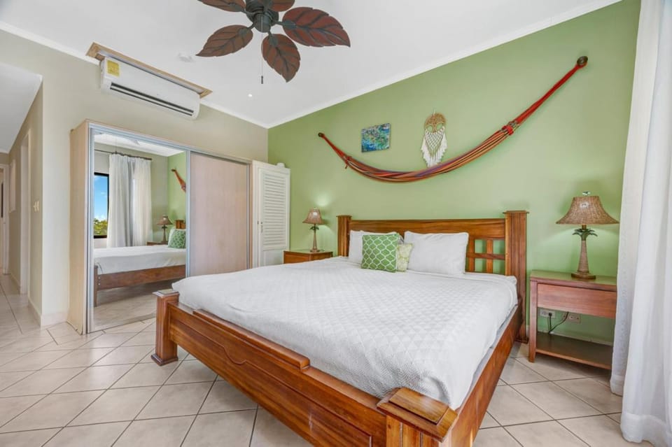 Bed, Photo of the whole room, Bedroom, air conditioner