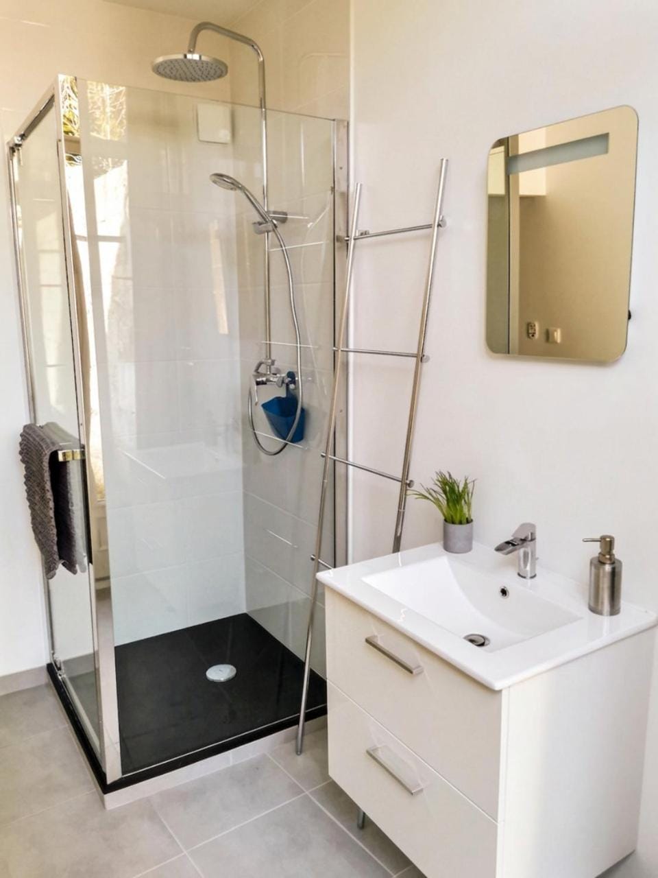 Shower, Bathroom