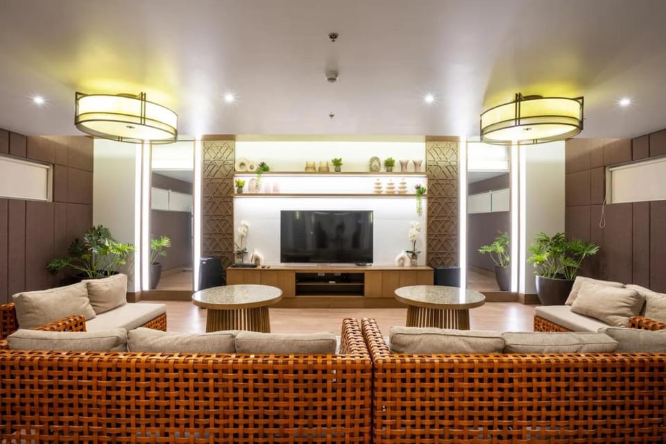 The Atherton Apartment hotel in Las Pinas