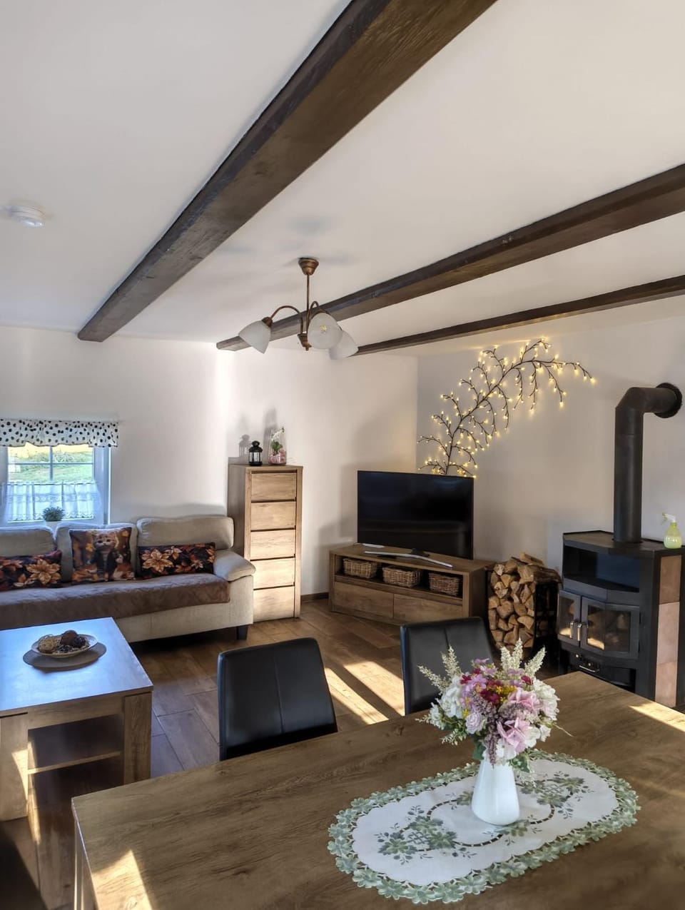 Communal lounge/ TV room