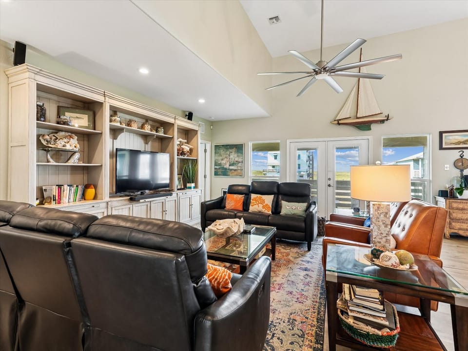 TV and multimedia, Living room, Seating area, furniture