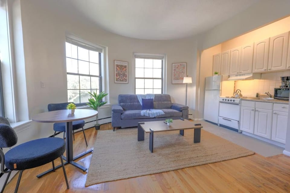 Expansive South End Studio Apartment in Back Bay