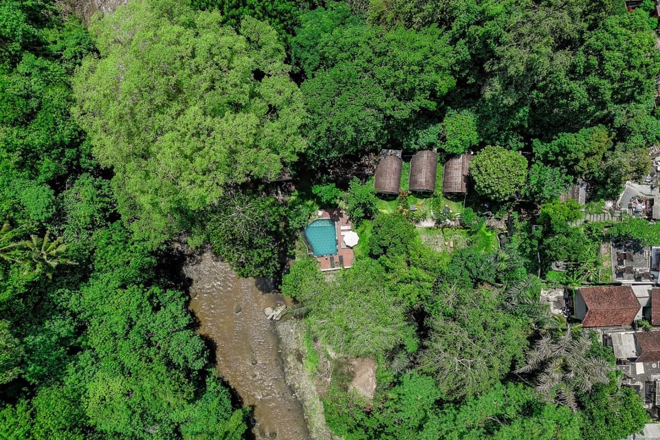 Bungalows 5BR with Pool and Garden View Villa in Sukawati