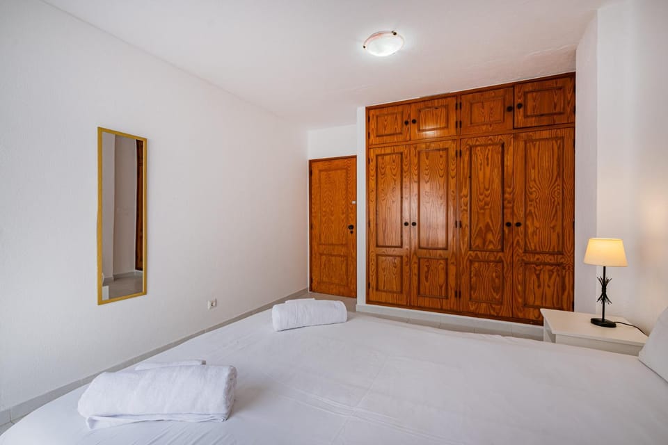 Bed, Photo of the whole room, Bedroom, wardrobe