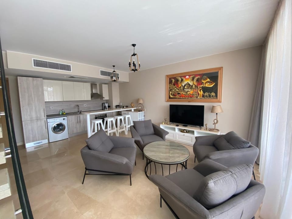 Kitchen or kitchenette, Living room, Dining area