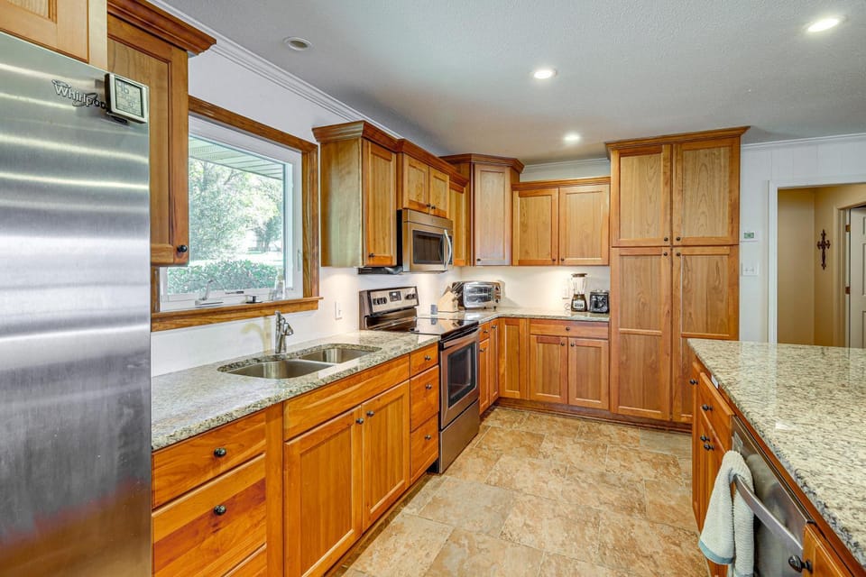 Direct Lake Access! Greers Ferry Home w/ Game Room House in Greers Ferry Lake