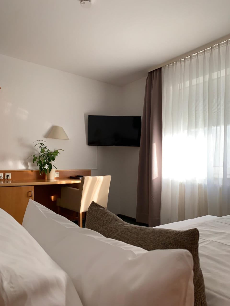 Bed, TV and multimedia