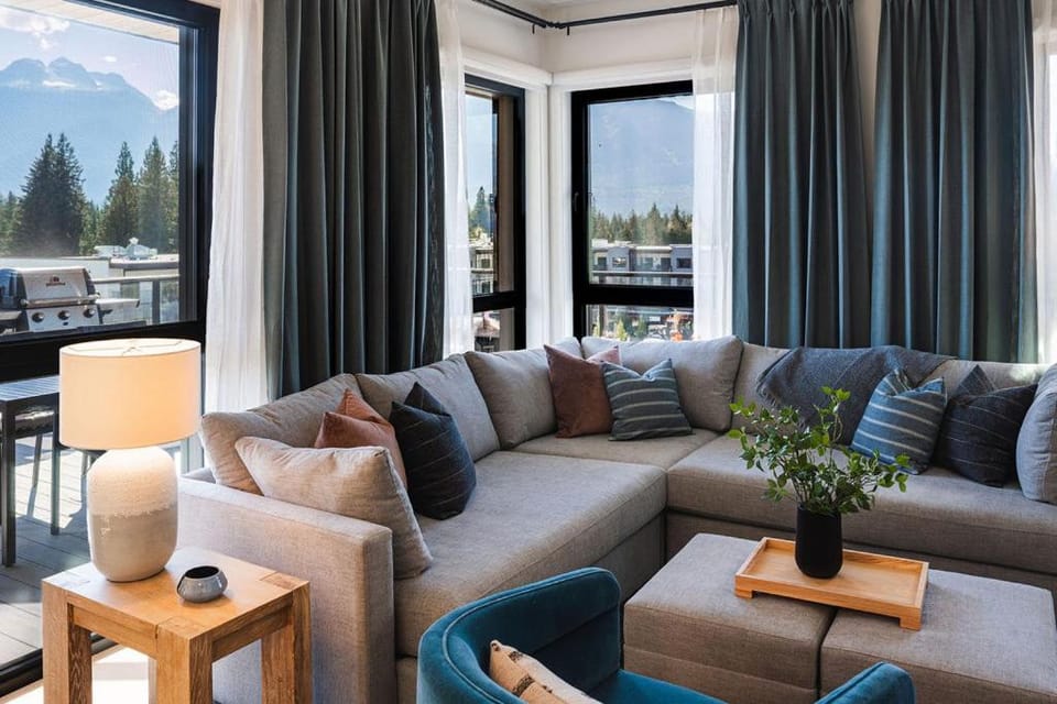 2 Turns by Revelstoke Vacations Apartment in Revelstoke