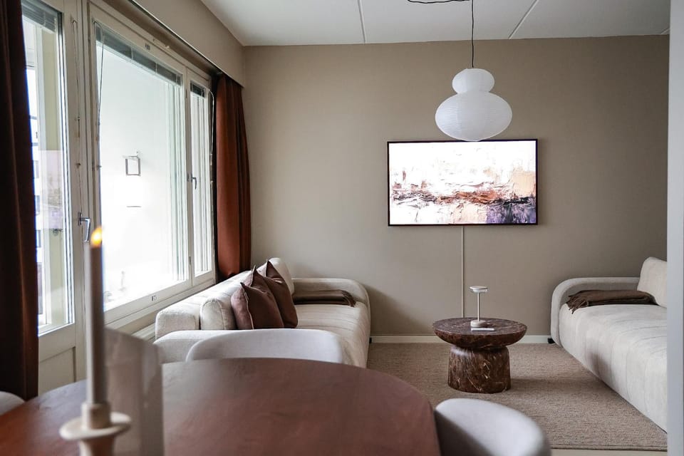 Bed, TV and multimedia, Living room, Photo of the whole room, Seating area