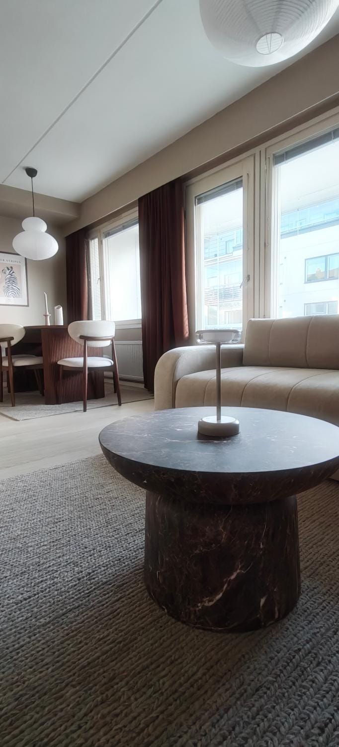 Bed, TV and multimedia, Living room, Photo of the whole room, Seating area, Bedroom