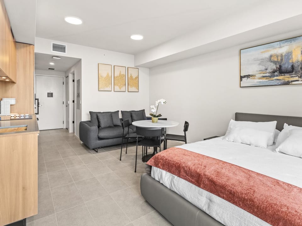 Bay View Studio with Rooftop Pool in Downtown Miami Apartment in Miami