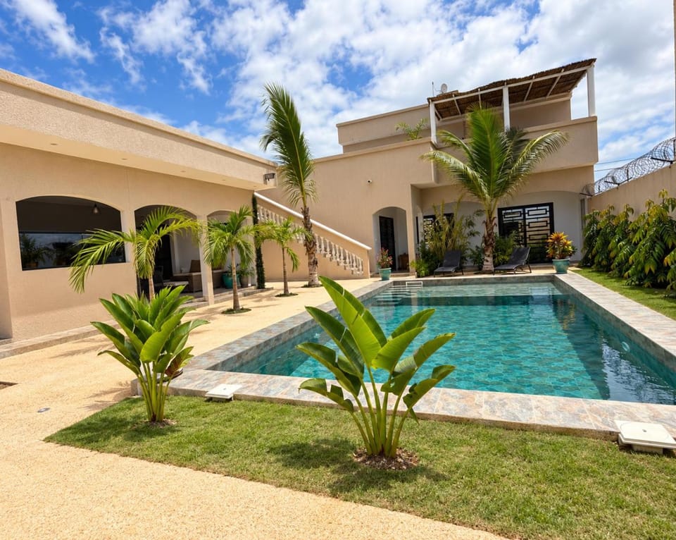 Maison de 6 pers-Pointe-Sarène, près du Riu Baobab Villa in Thiès Region, Senegal