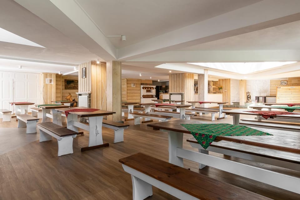 Property building, Restaurant/places to eat