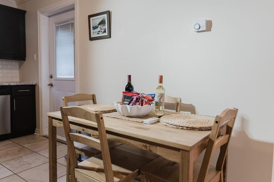 Garden Suite Modern 2BR with Private Yard Apartment in Sydney