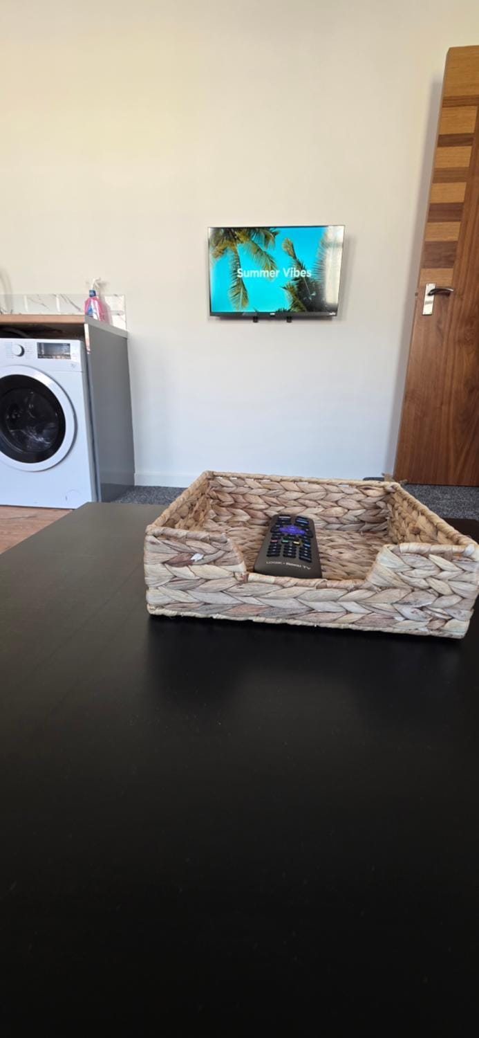 Burton House - 1BR - Sleeps 2 - Flat 5 Apartment in Barry