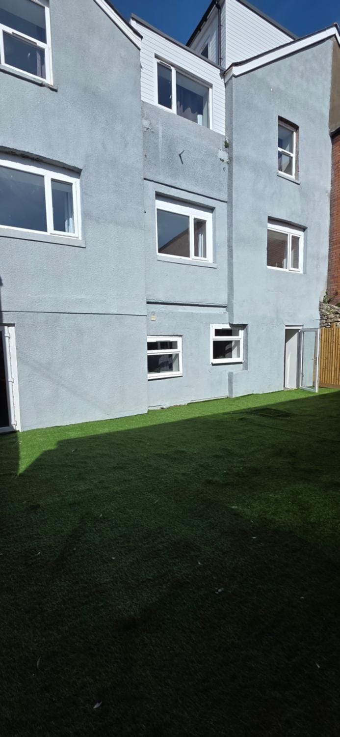 Burton House - 1BR - Sleeps 2 - Flat 6 Apartment in Barry