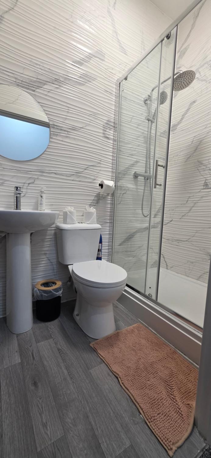 Burton House - 1BR - Sleeps 2 - Flat 6 Apartment in Barry