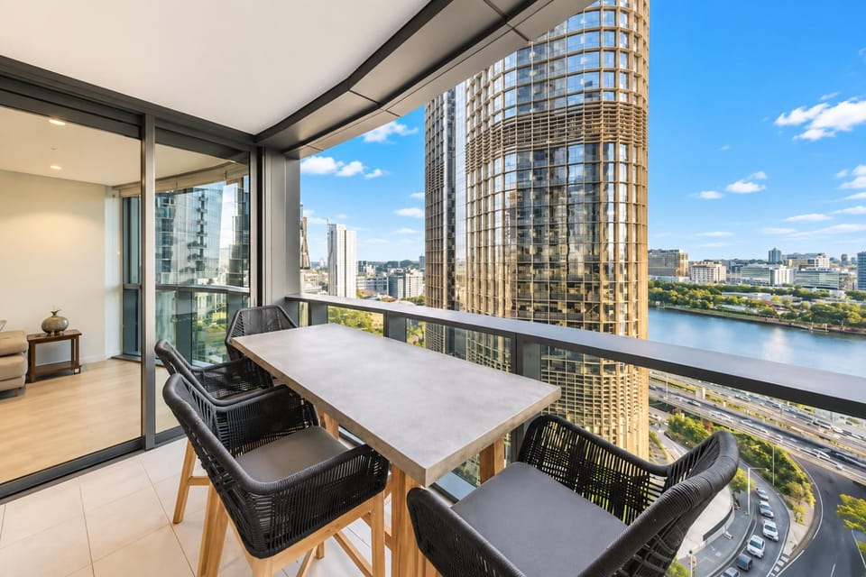 Queens Wharf Star Residences - Casino - Pool Sauna Spa - In Resort Apartment in Brisbane City