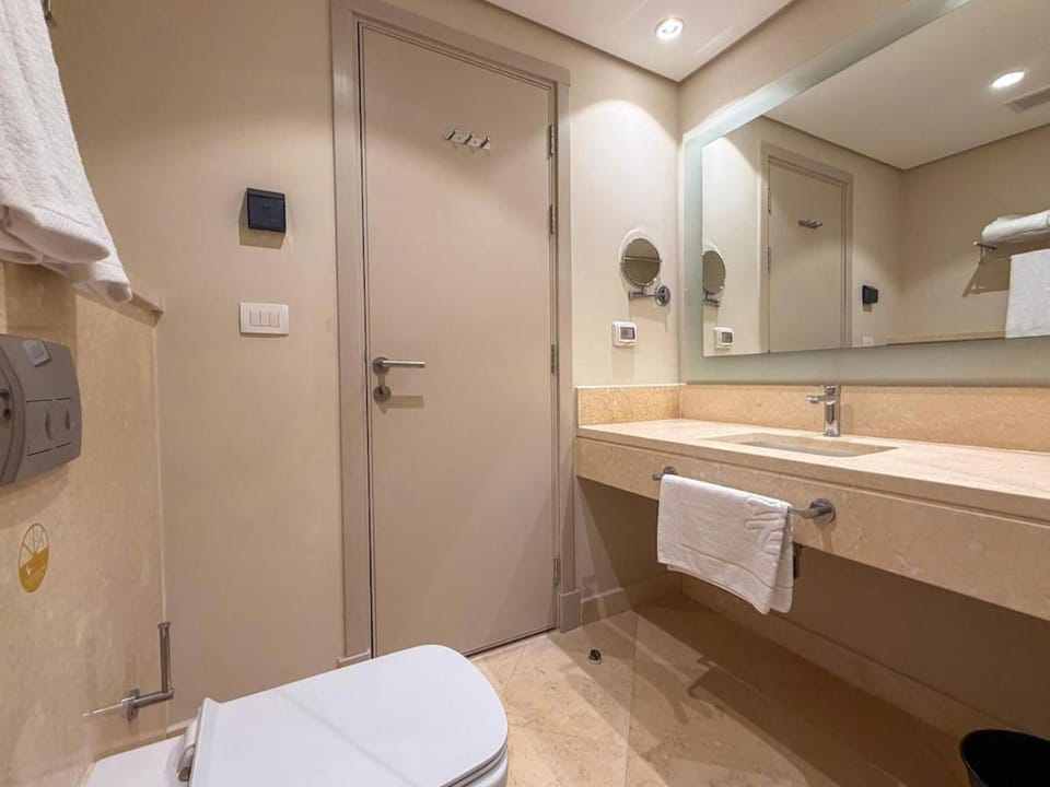 Water Views, Beach Pool Access! Mangroovy 2BR Apartment in Hurghada