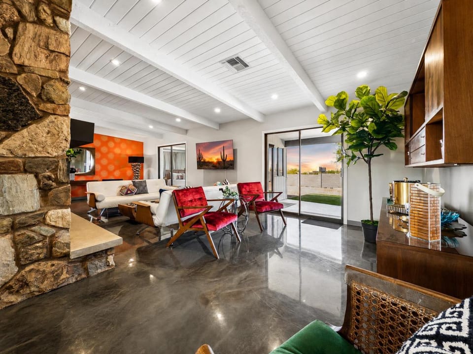 TV and multimedia, Living room, Seating area