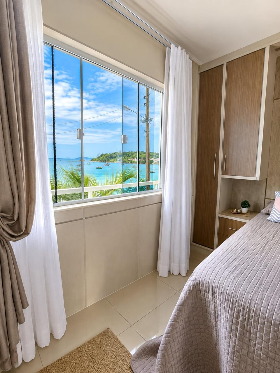 Bedroom, Sea view