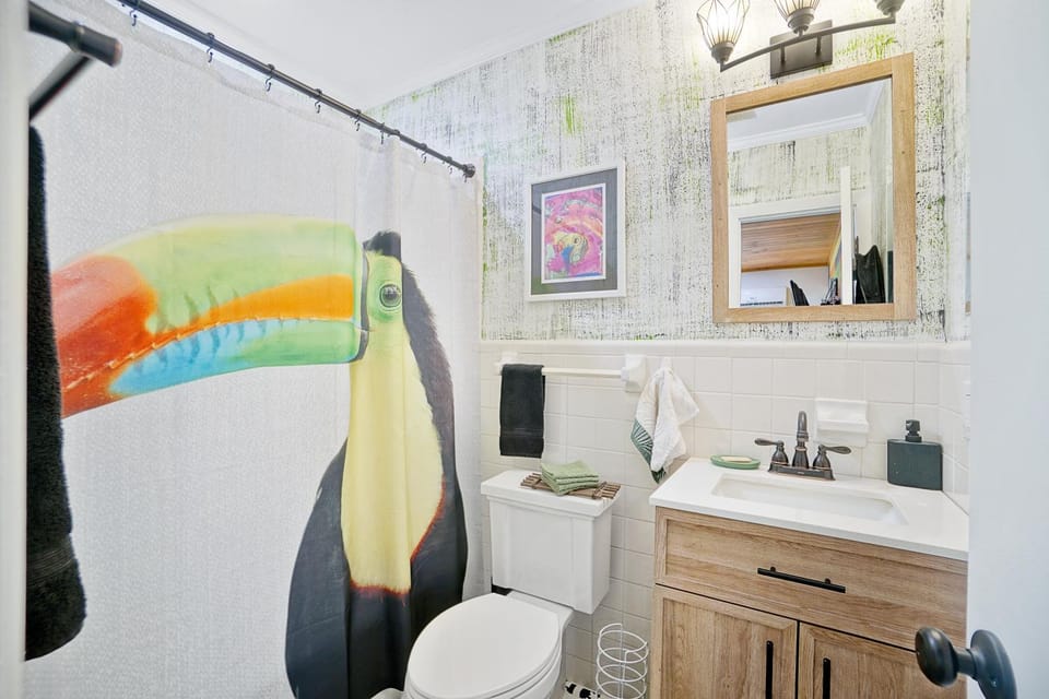 Toilet, Bathroom, towels