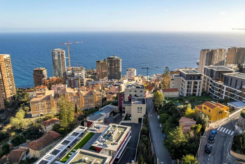 Monaco Sea-View Villa with Jacuzzi House in Roquebrune-Cap-Martin