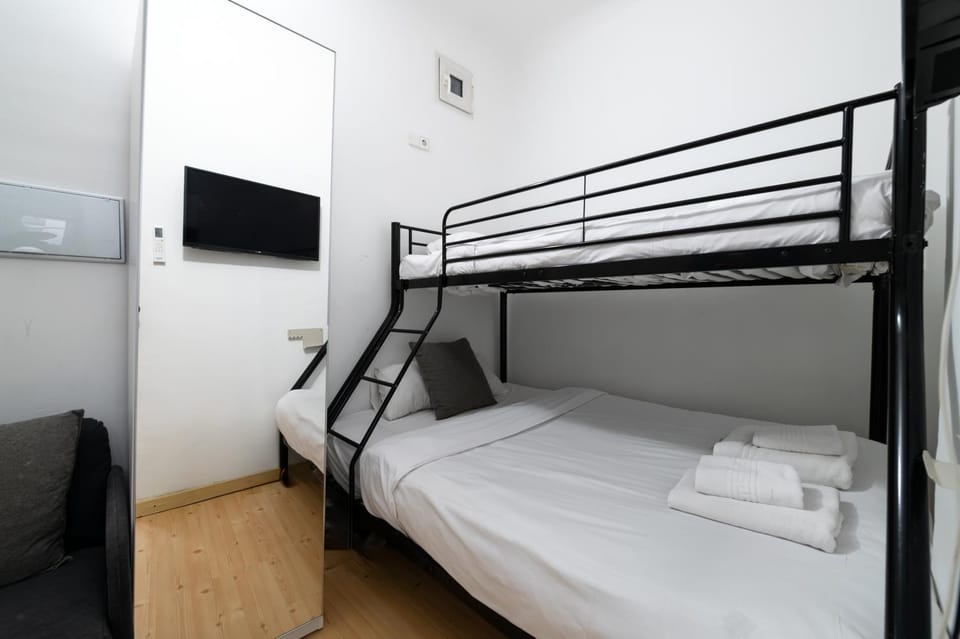 TV and multimedia, Photo of the whole room, bunk bed, towels