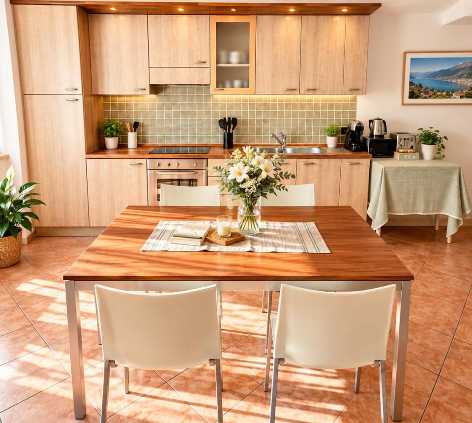 Kitchen or kitchenette, Dining area, pet friendly, stove