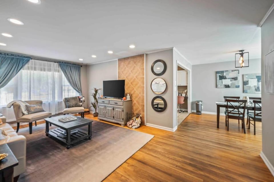 Your Modern & Cozy Haven in the Heart of Tulsa House in Tulsa
