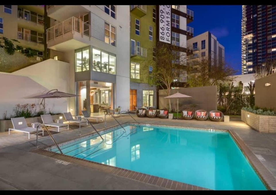 Spacious 2BR Near Petco Park & Convention Center Apartment in Casa De Oro-Mount