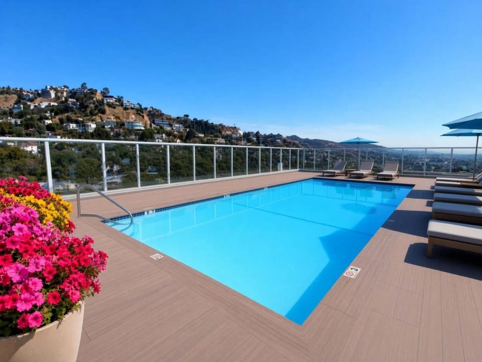 Comfy 2BR Retreat in Hollywood with pool access Apartment in Hollywood