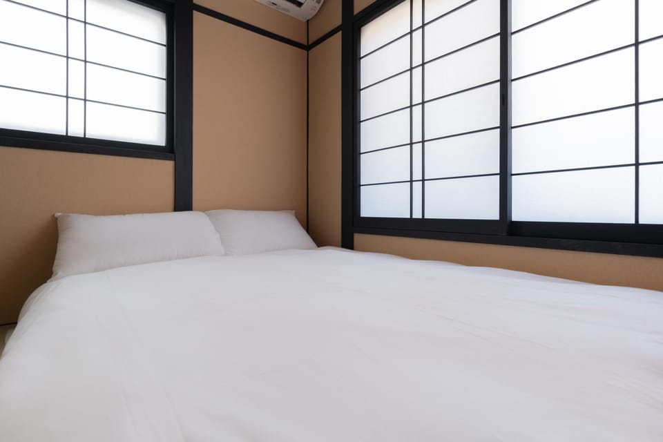鶴Inn 贅沢な和モダン一軒家 天下茶屋駅徒歩3分 難波 道頓堀 関西空港へ直通 青楓居 紅南居 House in Osaka