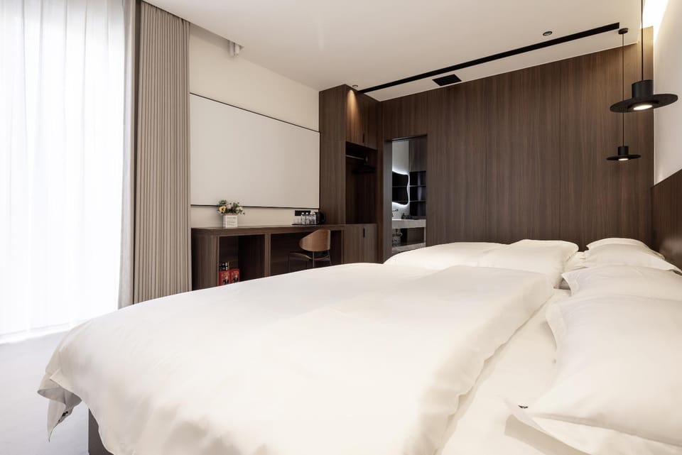Bed, Photo of the whole room, Bedroom, wardrobe
