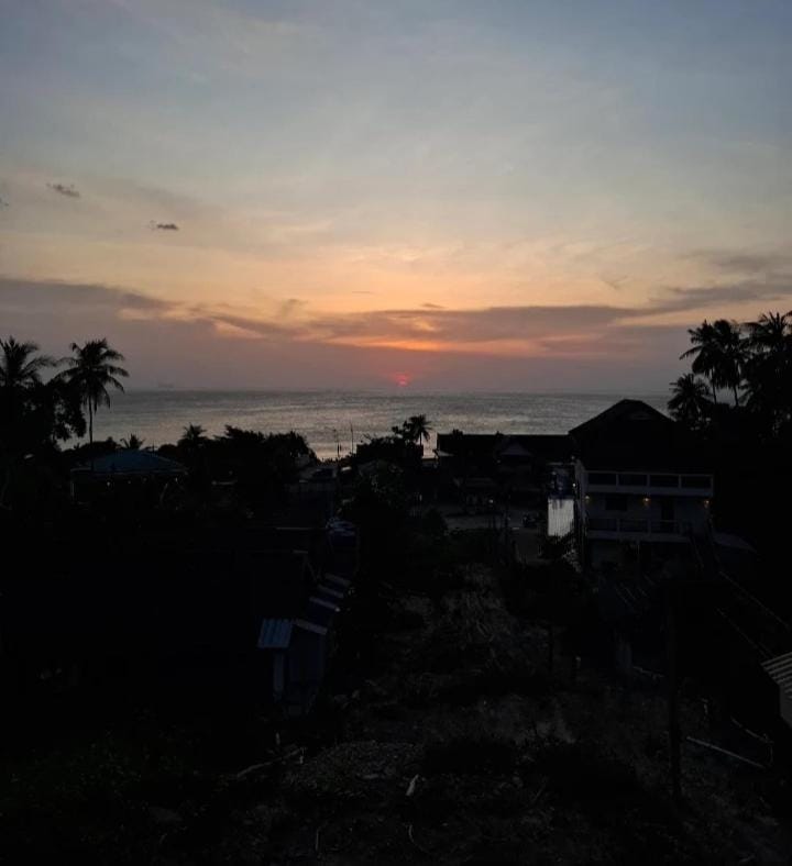 Montys bungalow 3 minute walk to beach Bed and Breakfast in Krabi Changwat