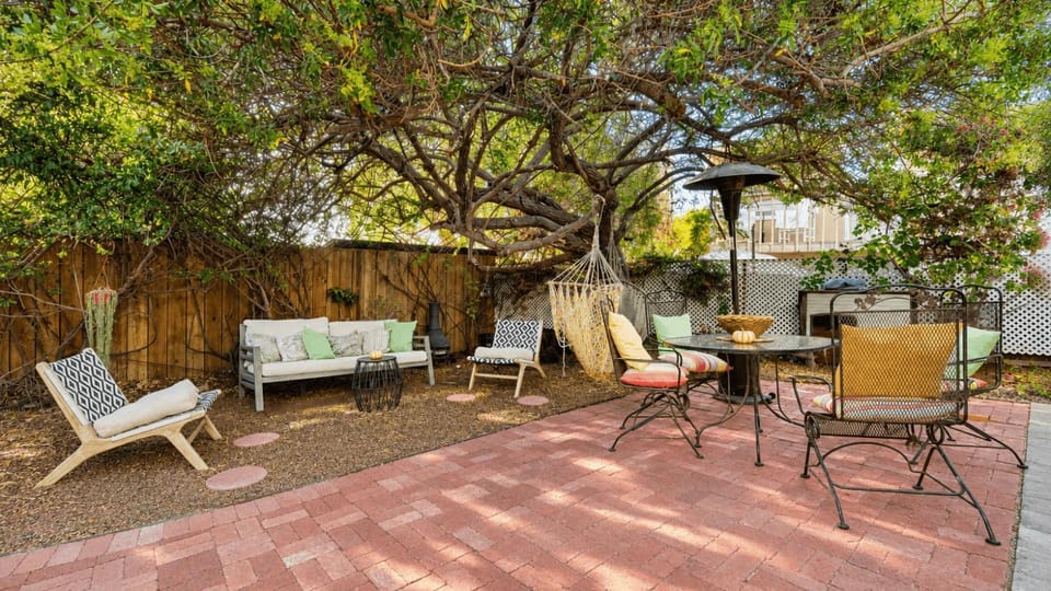 Patio, Dining area