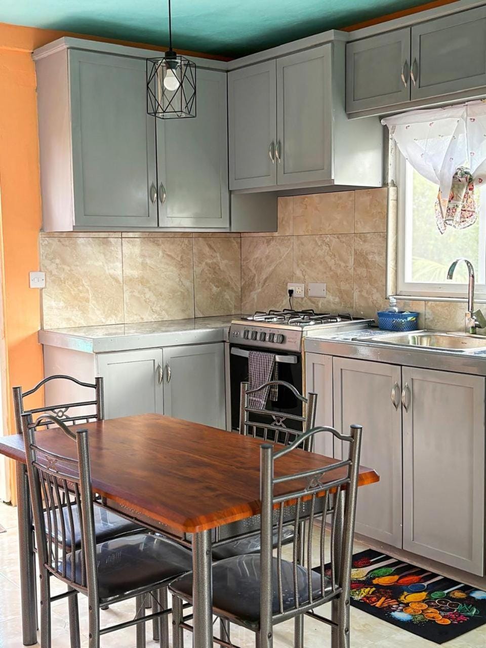 Herelle Heights Escape Apartment in Caribbean