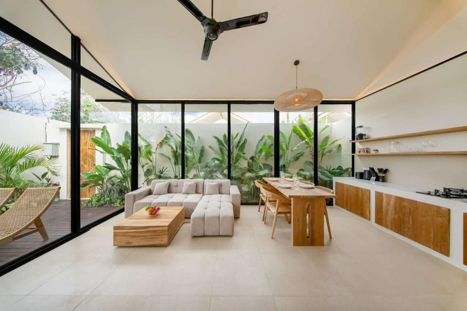 White Villa 10 - Stylish 1BR Retreat in Ungasan Villa in Bali