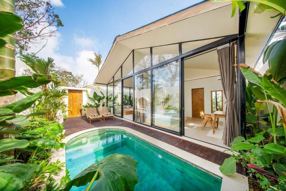 White Villa 10 - Stylish 1BR Retreat in Ungasan Villa in Bali