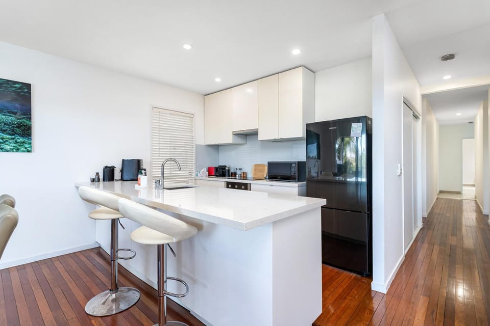 Dining area, oven, stove