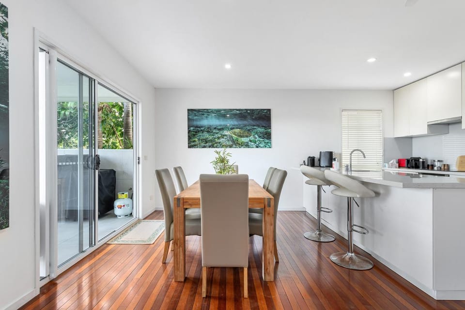 Living room, oven, toaster