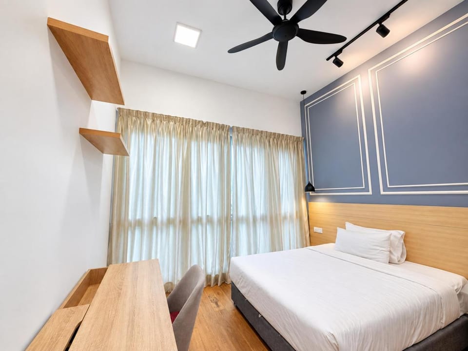 Bed, Photo of the whole room, Bedroom, fireplace