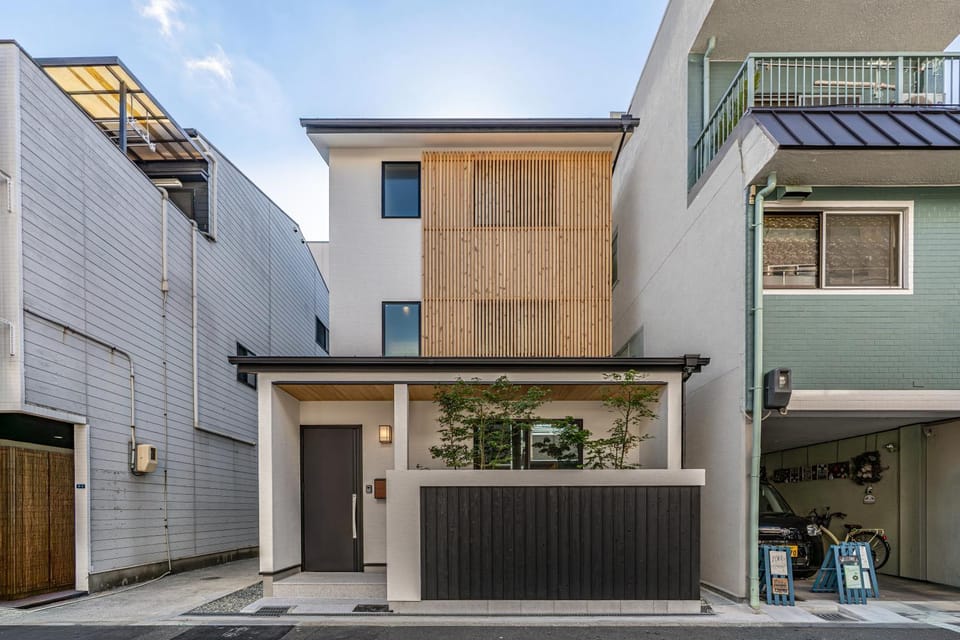 新規公開 関空 難波 大阪へ直通 花園町駅7分 バス2 トイレ3 最大12名 松栄居 House in Osaka