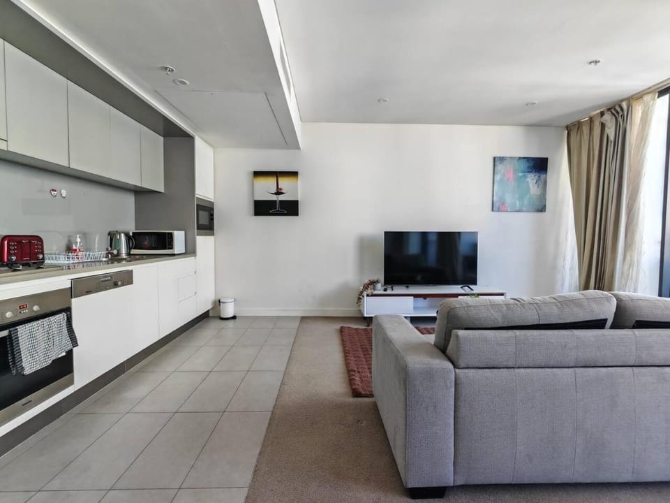 Modern High-Rise Sanctuary in Central Chatswood Apartment in Sydney