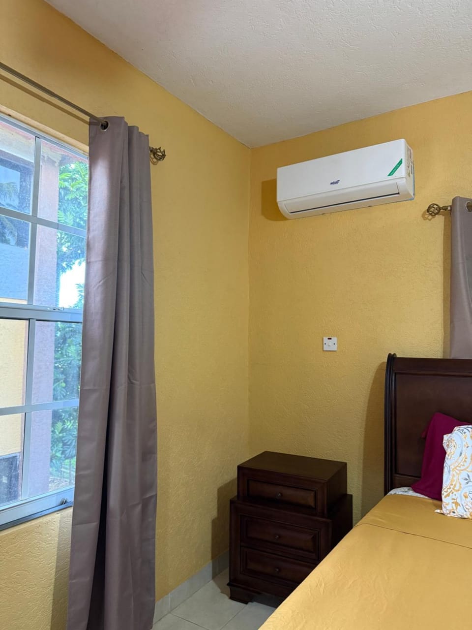 2BR Stay, Pool,Gym,Near Airport, Beaches&Hip Strip Apartment in Montego Bay